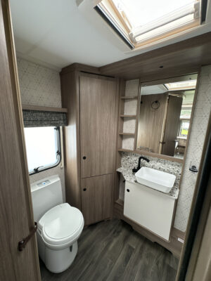 2025 Coachman Acadia 460 caravan